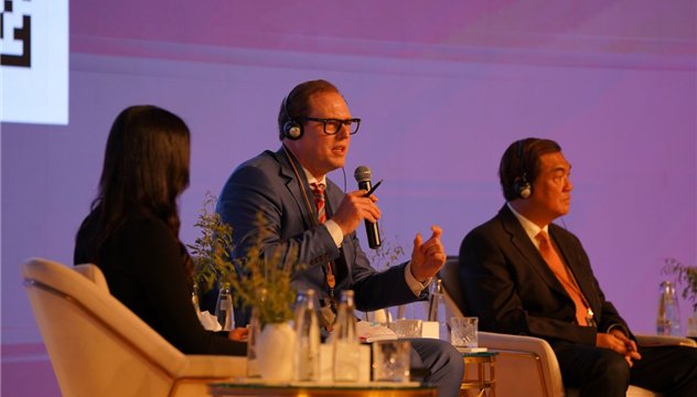 معالي د أنور بن محمد قرقاش HEDr Anwar bin Mohammed Gargash